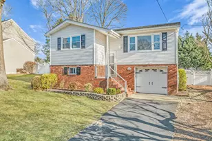 531 Princess Ct, Toms River Township, NJ 08753 - Photo 2