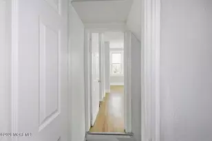266 Hills Pl, Trenton, NJ 08611 - Photo 8