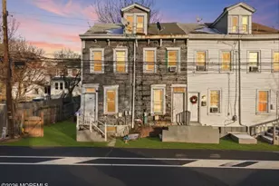 266 Hills Pl, Trenton, NJ 08611 - Photo 1