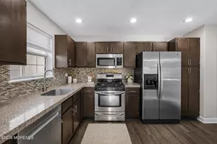 186 Tulip Ln, Freehold, NJ 07728 - Photo 8