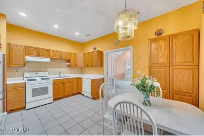 9 Maplewood Avenue, Keansburg, NJ 07734 - Photo 2