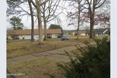 318 Coventry Court, Lakewood, NJ 08701 - Photo 2