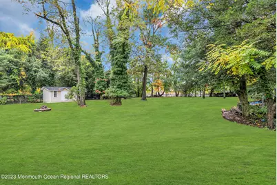 447 W Park Avenue, Oakhurst, NJ 07755 - Photo 32