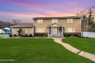 1 Ciafardini Ct, Marlboro Township, NJ 07746 - Photo 2