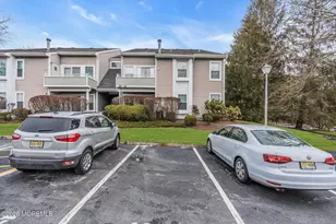 25 Gait Ct, Tinton Falls, NJ 07712 - Photo 2