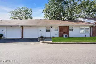 931 Thornhill Ct, Lakewood, NJ 08701 - Photo 2