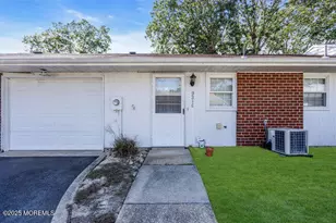 931 Thornhill Ct, Lakewood, NJ 08701 - Photo 1