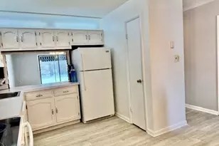 203 Covered Bridge Blvd, Manalapan Township, NJ 07726 - Photo 6