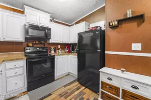 10 Citrus Ln, Howell Township, NJ 07731 - Photo 6