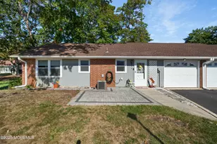 677B New Castle Ct, Lakewood, NJ 08701 - Photo 2