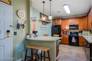 319 Regency Pl, Woodbridge Township, NJ 07095 - Photo 2