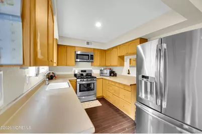 181 Clubhouse Drive, Middletown, NJ 07748 - Photo 8