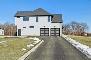 8 Hague Rd, Freehold, NJ 07728 - Photo 8