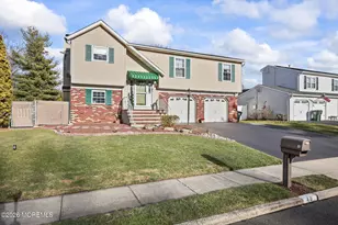 48 Hedgewood Rd, Howell Township, NJ 07731 - Photo 4