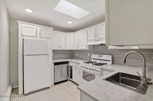 21 Washington St, Red Bank, NJ 07701 - Photo 14