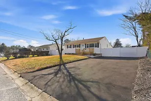 23 Bucknell Dr, Toms River Township, NJ 08757 - Photo 4