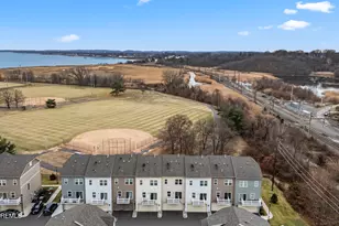 605 Bayside Ct, South Amboy, NJ 08879 - Photo 4