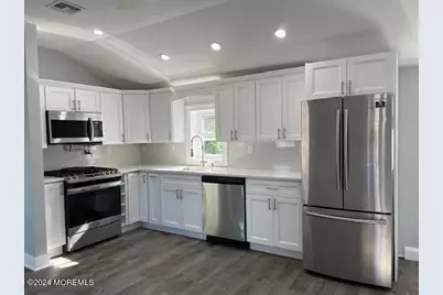 141 McKinley Avenue, Laurence Harbor, NJ 08879 - Photo 2