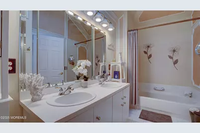 44 Kentucky Way, Freehold, NJ 07728 - Photo 32