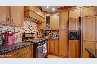 44 Kentucky Way, Freehold, NJ 07728 - Photo 20