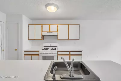 25 Des Moines Court, Tinton Falls, NJ 07712 - Photo 24