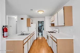 25 Des Moines Ct, Tinton Falls, NJ 07712 - Photo 22