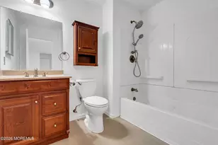 25 Des Moines Ct, Tinton Falls, NJ 07712 - Photo 18