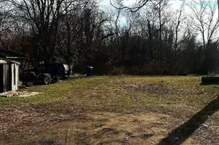 306 Roosevelt Ave, Oakhurst, NJ 07755 - Photo 2