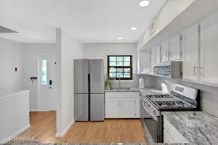 51 Queens Way, Englishtown, NJ 07726 - Photo 4