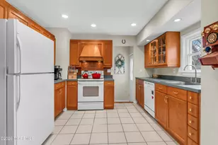 16 Blue Spruce Dr, Jackson, NJ 08527 - Photo 4