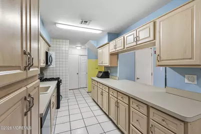 72 Fieldcrest Way, Hazlet Township, NJ 07730 - Photo 8