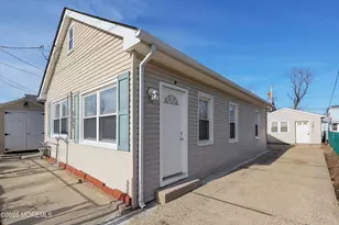 127 7th St, Hazlet Township, NJ 07734 - Photo 4