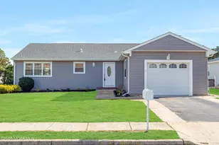 8 Mayaquez Ln, Toms River Township, NJ 08757 - Photo 2