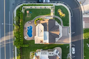 2 Tradewinds Ln, Sea Bright, NJ 07760 - Photo 4
