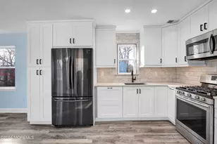 42 Jahn St, Keansburg, NJ 07734 - Photo 6