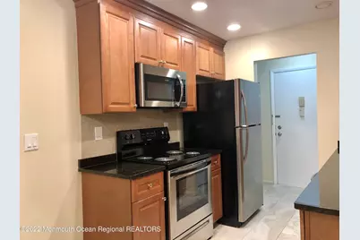 169 Amberly Drive #E, Manalapan Township, NJ 07726 - Photo 2