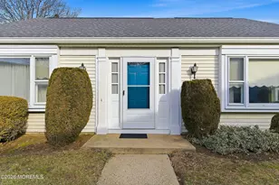 412C Oxford Ln, Monroe Township, NJ 08831 - Photo 2