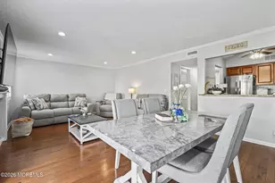 15 Greenwood Dr, Freehold, NJ 07728 - Photo 8