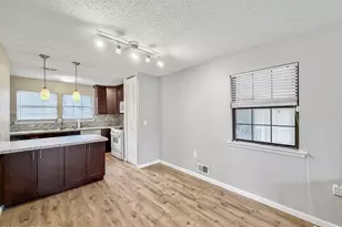 205 Bluebell Dr, Jackson, NJ 08527 - Photo 10