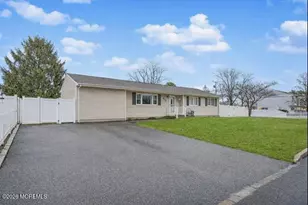 237 Pine Tree Dr, Brick, NJ 08723 - Photo 4