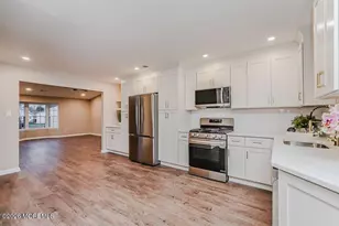 3 Gatley Close, Freehold, NJ 07728 - Photo 8