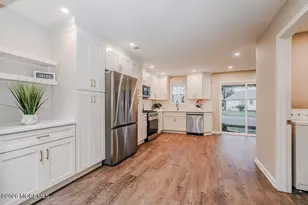 3 Gatley Close, Freehold, NJ 07728 - Photo 4