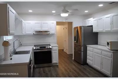 82 Parkway Drive #B, Freehold, NJ 07728 - Photo 16