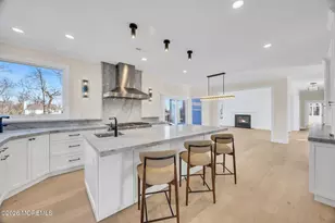 8 Saxon Ct, Freehold, NJ 07728 - Photo 28