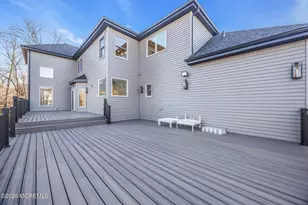 8 Saxon Ct, Freehold, NJ 07728 - Photo 62