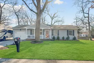301 Chestnut Dr, Lanoka Harbor, NJ 08734 - Photo 2
