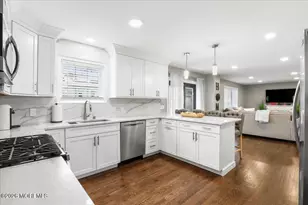 25 Community Pl, Long Branch, NJ 07740 - Photo 14