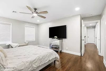 25 Community Place, Long Branch, NJ 07740 - Photo 18