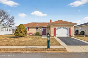 211 Bonaire Dr, Toms River Township, NJ 08757 - Photo 2