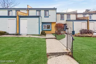 21 Chatham Ct, Brick, NJ 08724 - Photo 2